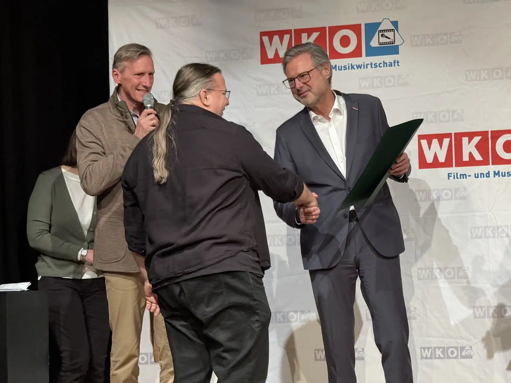 Ausgezeichnet